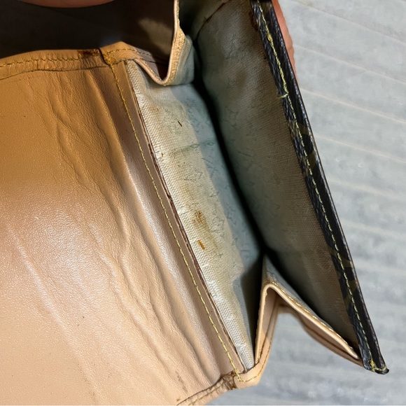 Vintage Louis Vuitton Wallet - Picture 5 of 8